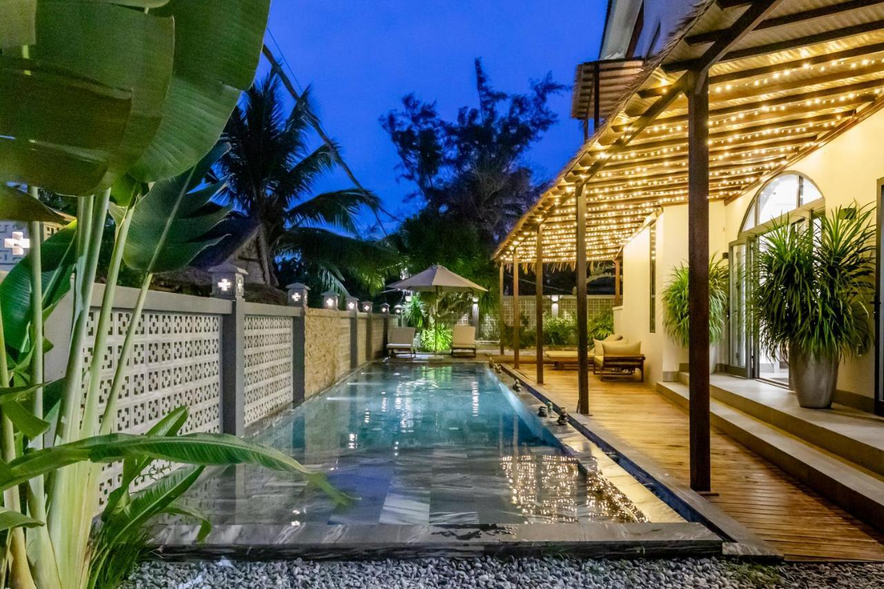 The Watermark Beachside Hotel Хойан Экстерьер фото