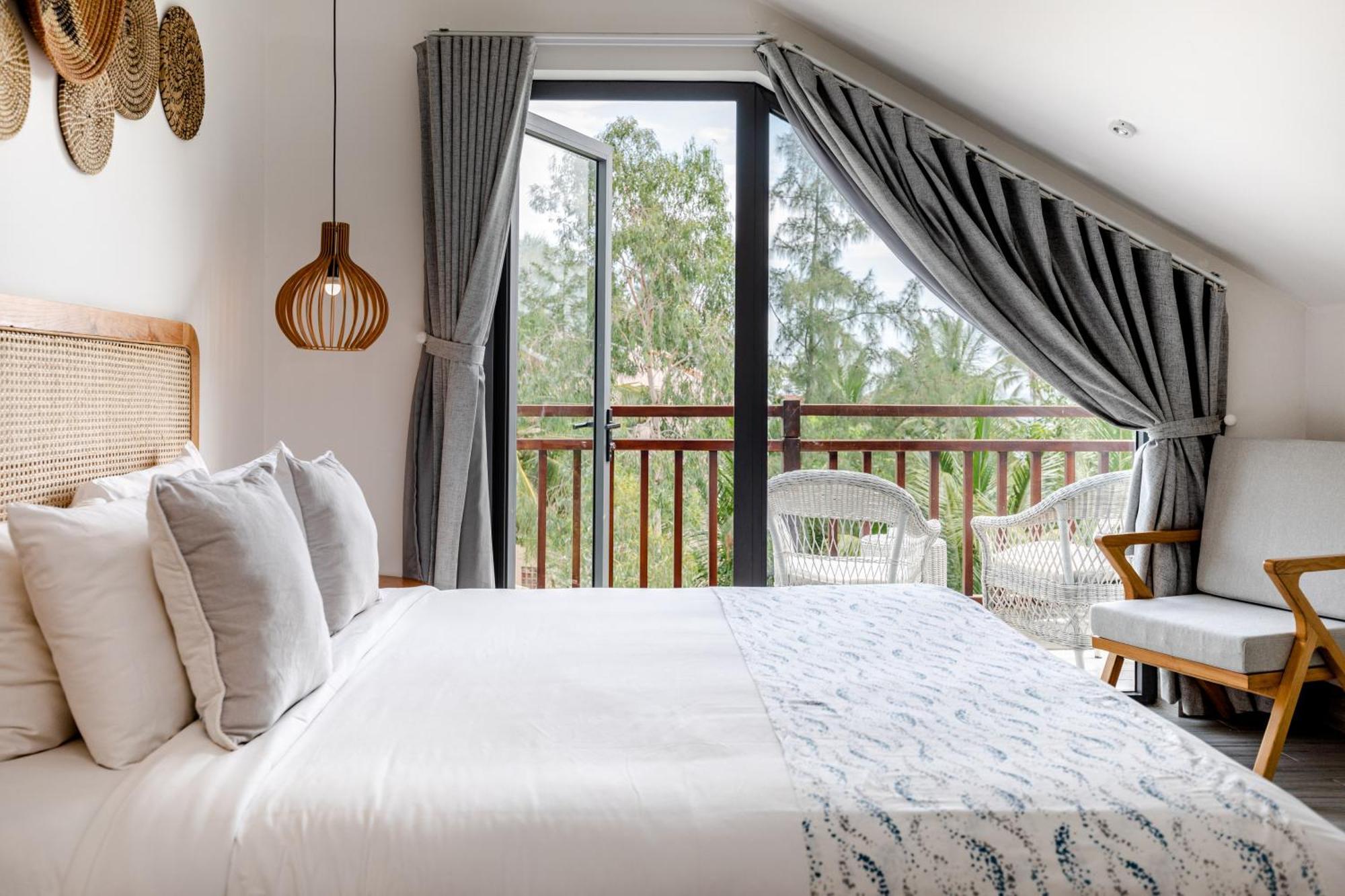 The Watermark Beachside Hotel Хойан Экстерьер фото