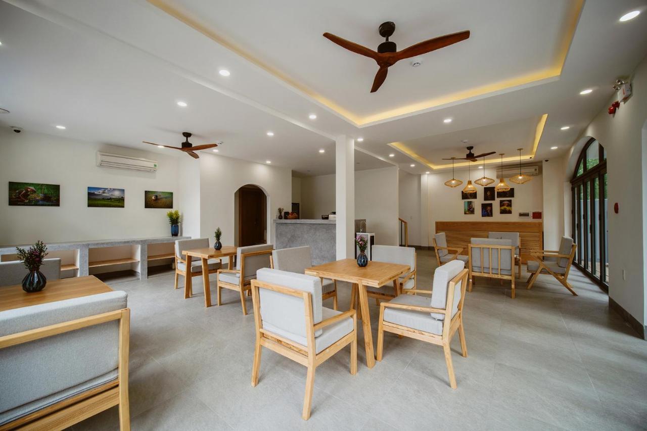 The Watermark Beachside Hotel Хойан Экстерьер фото