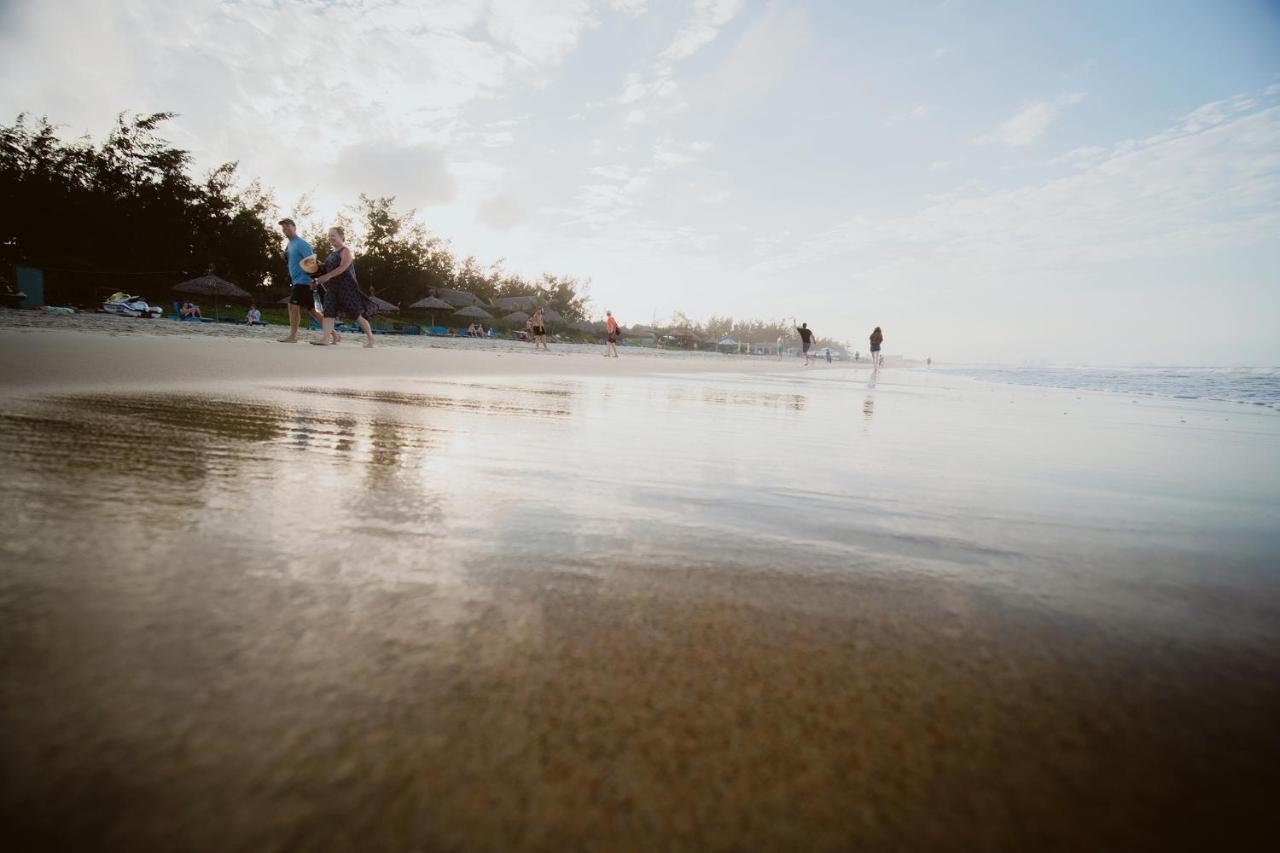 The Watermark Beachside Hotel Хойан Экстерьер фото